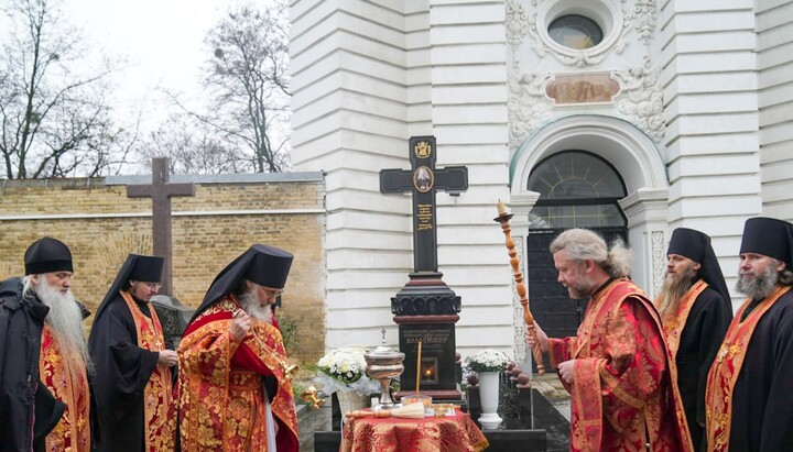 Панахида за митрополитом Володимиром (Сабоданом) у Києво-Печерській лаврі. Фото: сайт Лаври