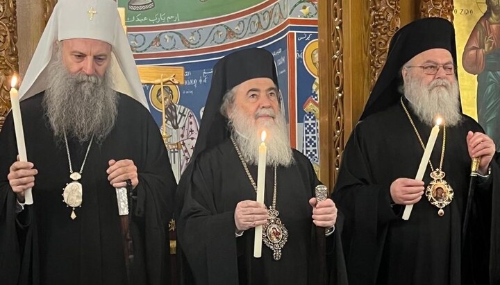 Патріарх Сербії Порфирій, Патріарх Єрусалима Феофіл III і Патріарх Антіохії Іоанн X «Акабський процес – міжрелігійний діалог на Балканах». Фото: Orthodoxia News Agency.