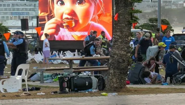 Στο Σίδνεϊ κατά τη διάρκεια του εορτασμού της Χανουκά δύο τρομοκράτες σκότωσαν 12 άτομα