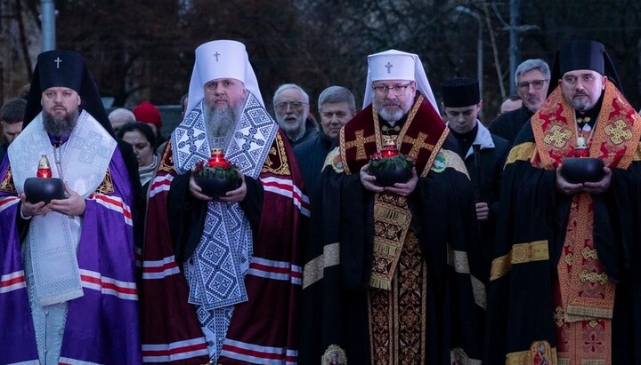 Спільне богослужіння УГКЦ і ПЦУ. Фото: музей Голодомору