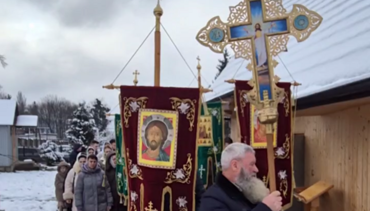 Верующие УПЦ в Черновцах отметили престольный праздник в день свт. Спиридона Тримифунтского. Фото: «Дозор»