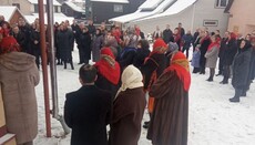 У Космачі прихожани ПЦУ посварилися через дату святкування Різдва