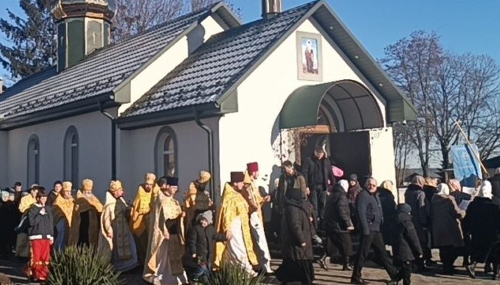 Cross procession on the patronal feast day in Mali Dorohostai. December 25, 2025. Photo: Press Service of the Rivne Eparchy of the UOC