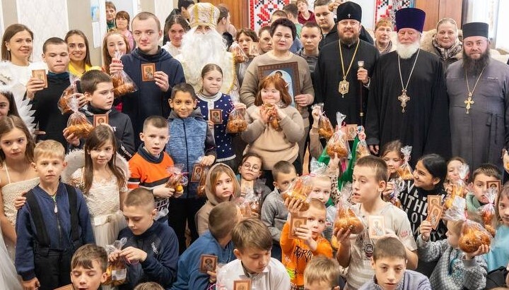 Одна из благотворительных акций Хмельницкой епархии УПЦ. Фото: пресс-служба епархии