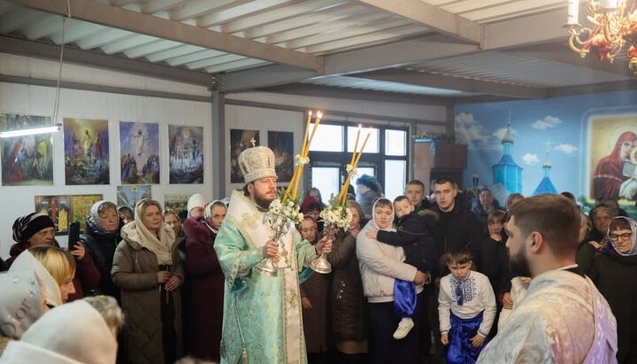 Літургія в храмі Різдва Пресвятої Богородиці в Старокостянтинові. Фото: Хмельницька єпархія