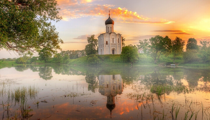 Молитва на рассвете. Фото: открытые источники