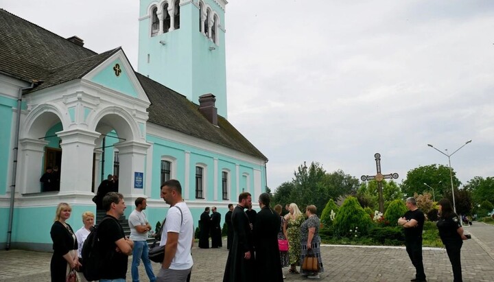 Why the UOC is not Russian, and its expulsion from churches is unlawful