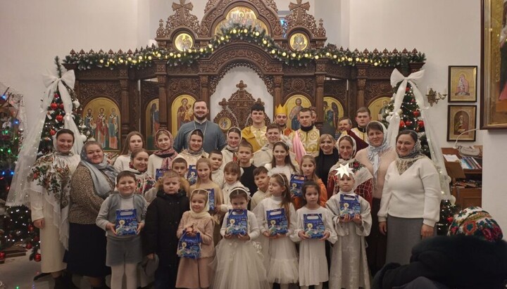 Благодійний різдвяний концерт в Іоанно-Богословському приході УПЦ. Фото: пресслужба Рівненської єпархії
