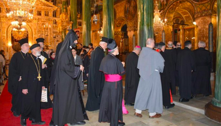 Участники ежегодной экуменической молитвы в Стамбуле. Фото: fosfanariou.gr