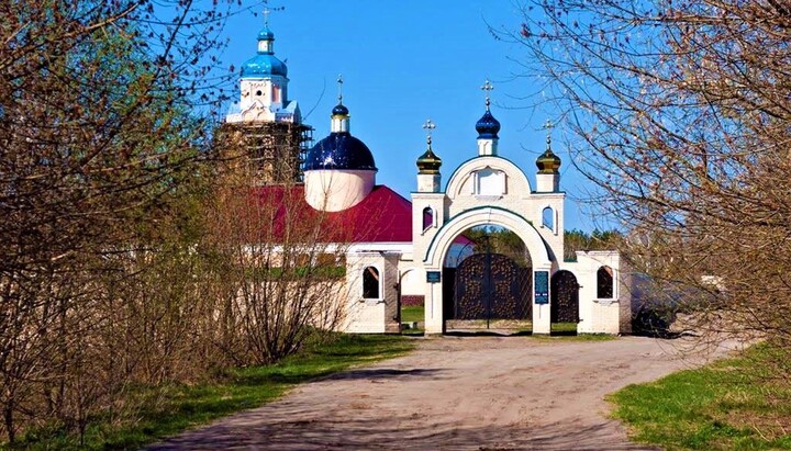 Батуринський Миколаєво-Крупицький жіночий монастир. Фото: travels.in.ua