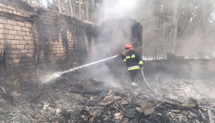 У Дніпропетровській області згорів храм УПЦ прп. Серафима Саровського. Фото: єпархіальна прес-служба