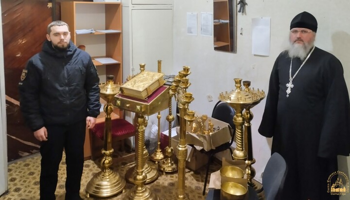 Полицейские нашли и привезли в обитель похищенное. Фото: Святогорская лавра