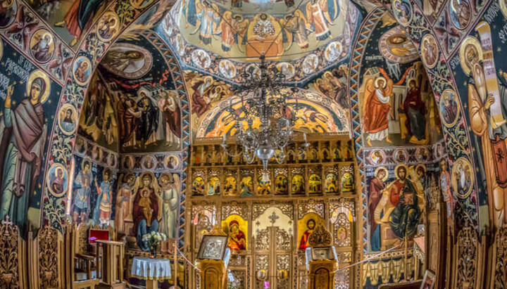 Church in Eselnita, Romania. Photo: Ioan Florin Cnejevici/Shutterstock