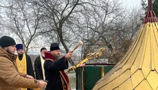 Митрополит Володимир освятив хрест і купол у селищі Аули Кам'янської єпархії