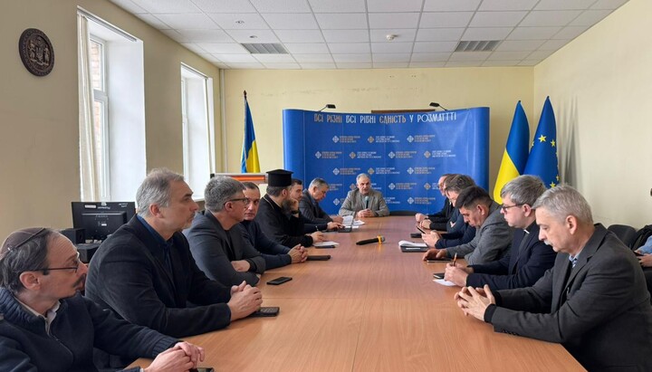 Зустріч представників ГЕСС та ВЦіРО. Фото: dess.gov.ua