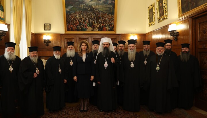 Президент Болгарии, глава и члены Синода Болгарской Православной Церкви. Фото: bg-patriarshia