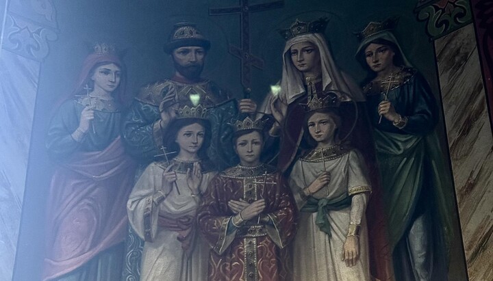 Фреска царських страстотерпців в Успенському соборі Володимира. Фото: Фейсбук Гузя