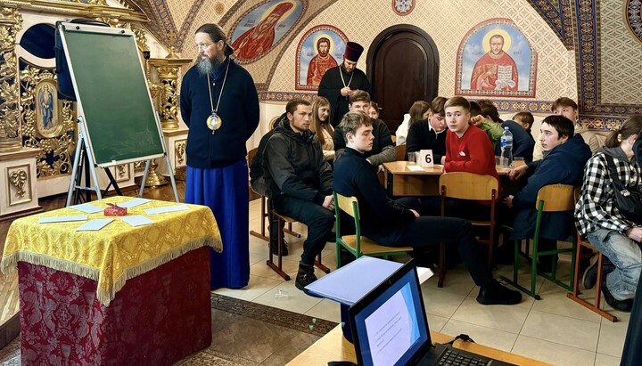 Брейн-ринг серед представників молодіжного руху Житомирської єпархії. Фото: Фейсбук митрополита Никодима