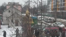 У Києві відбувається спроба захоплення Іоаннівського храму УПЦ у Биківні