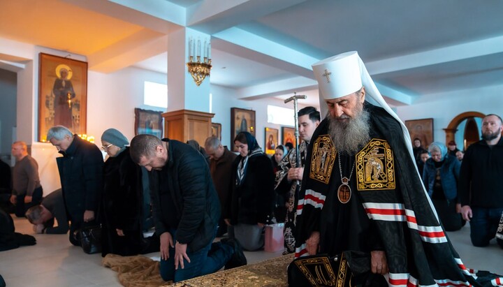 Ο Προκαθήμενος της ΟΕΚ διαβάζει τον μετανοητικό κανόνα στη Θεοφάνεια. Φωτογραφία: ΟΕΚ
