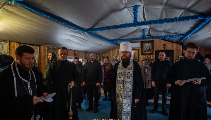 Metropolitan Viktor celenrating a Great Lent service at the Dormition parish of Khmelnytskyi. Photo: Khmelnytskyi Eparchy