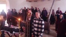 На гонимом приходе УПЦ в Заболотье совершили чтение покаянного канона
