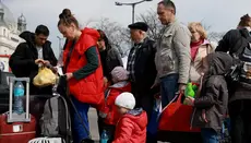 Польща почала скасовувати соціальні допомоги для українських біженців