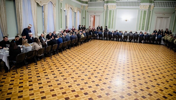 Іфтар у будівлі МЗС. Фото: ФБ-сторінка МЗС