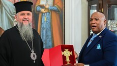 Ієрарх Фанара: Пастор Бернс допомагає зривати в США зустрічі на захист УПЦ