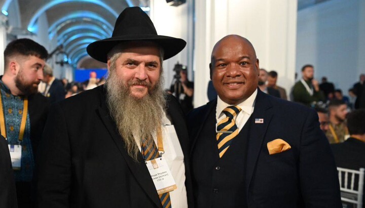 Головний рабин України та Майкл Бернс. Фото: jewishnews.com.ua