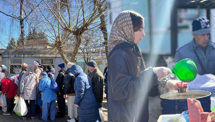 UOC faithful distribute food and hot meals to those in need. Photo: Facebook page of the UOC Synodal Department for Social and Humanitarian Affairs