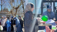 UOC dioceses deliver food and gifts to children and people with disabilities
