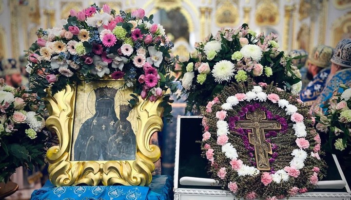 Браїлово-Ченстоховський образ Божої Матері та хрест. Фото: Facebook