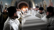 «Ιεράρχης» Πατριαρχείου Κιέβου: Εκπρόσωποι της OCU απήγαγαν το σώμα του πατριάρχη Φιλαρέτου
