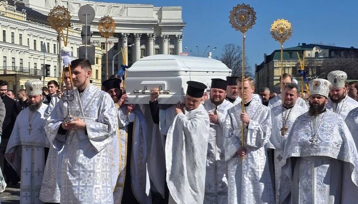Funeral procession to St. Volodymyr's Cathedral. Photo: t.me/nvua_official