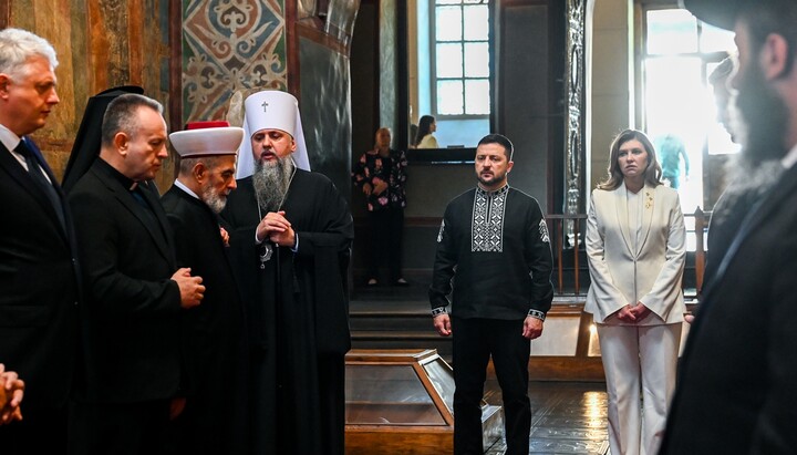 Зеленський у Софії Київській. Фото: ПЦУ