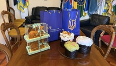 Україна подарувала папі куличі з пасхальними баранчиками