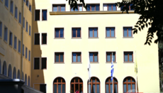 Η Εκκλησία της Ελλάδος επιβεβαίωσε την άρνησή της να αναγνωρίσει τους ΛΟΑΤΚΙ γάμους μετά την απόφαση του δικαστηρίου