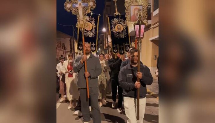 Усик на пасхальному хресному ході. Фото: тг-канал Усика