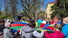 Το Κοινωνικό Τμήμα της ΟΠΕ έφερε δώρα στο κιεβιανό οικοτροφείο για το Πάσχα