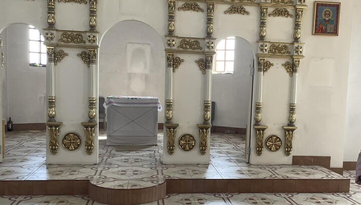 Иконостас в захваченном храме в Лепляво. Фото: ПЦУ
