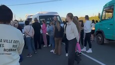 Οι κάτοικοι του χωριού Λίπτσα έκλεισαν τον δρόμο, απαιτώντας την απελευθέρωση του ιερέα από το ΤΤΚ