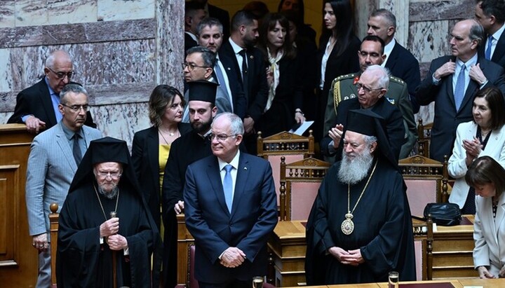 Патріарх Варфоломій у грецькому парламенті. Фото: СПЖ у Греції