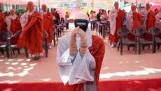 South Korean Buddhists initiate humanoid robot as monk