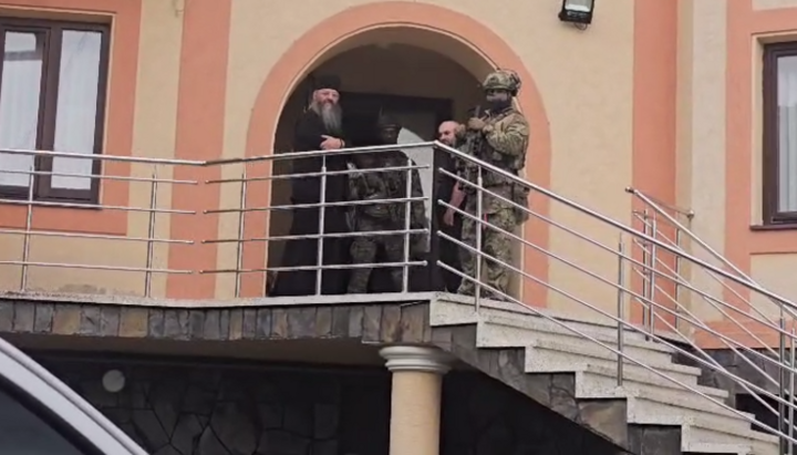 СБУ проводить обшуки в будинку дочки митрополита Лонгина. Фото: СПЖ