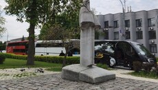 Λαύρα ως εσωτερικό χώρο για ονομαστήρια