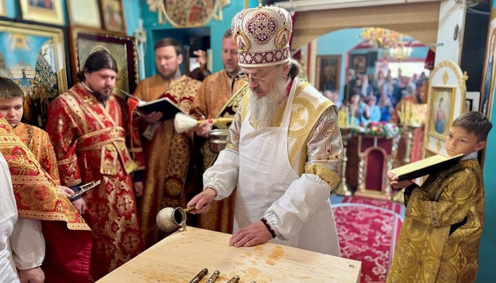 Metropolitan Luke of Zaporizhzhia and Melitopol at the consecration of the altar. Photo: Zaporizhzhia Eparchy