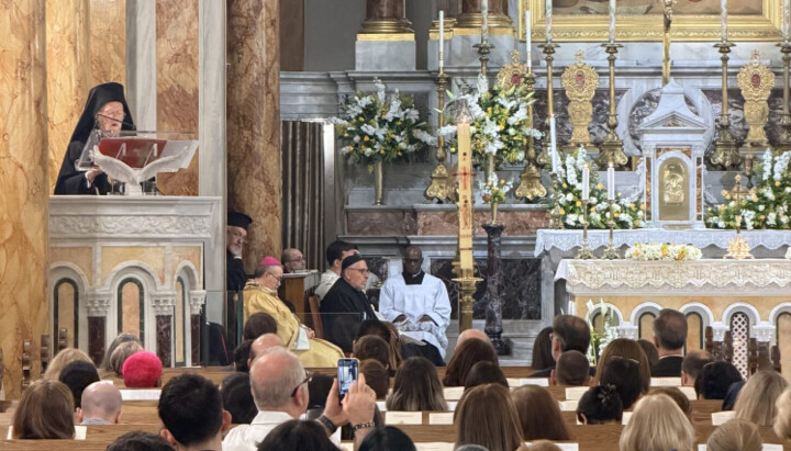 Patriarch Bartholomew speaking at an RCC church in Istanbul. Photo: Nikos Papachristou