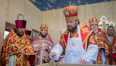 Хмельницький архієрей освятив новий храм у Ломачинцях