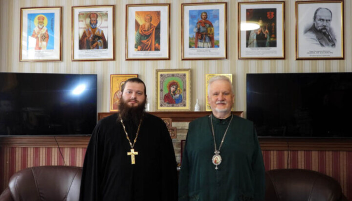 Ієромонах Нестор та «єпископ» ПЦУ Віктор Бедь. Фото: прес-служба Мукачівсько-Карпатської єпархії ПЦУ